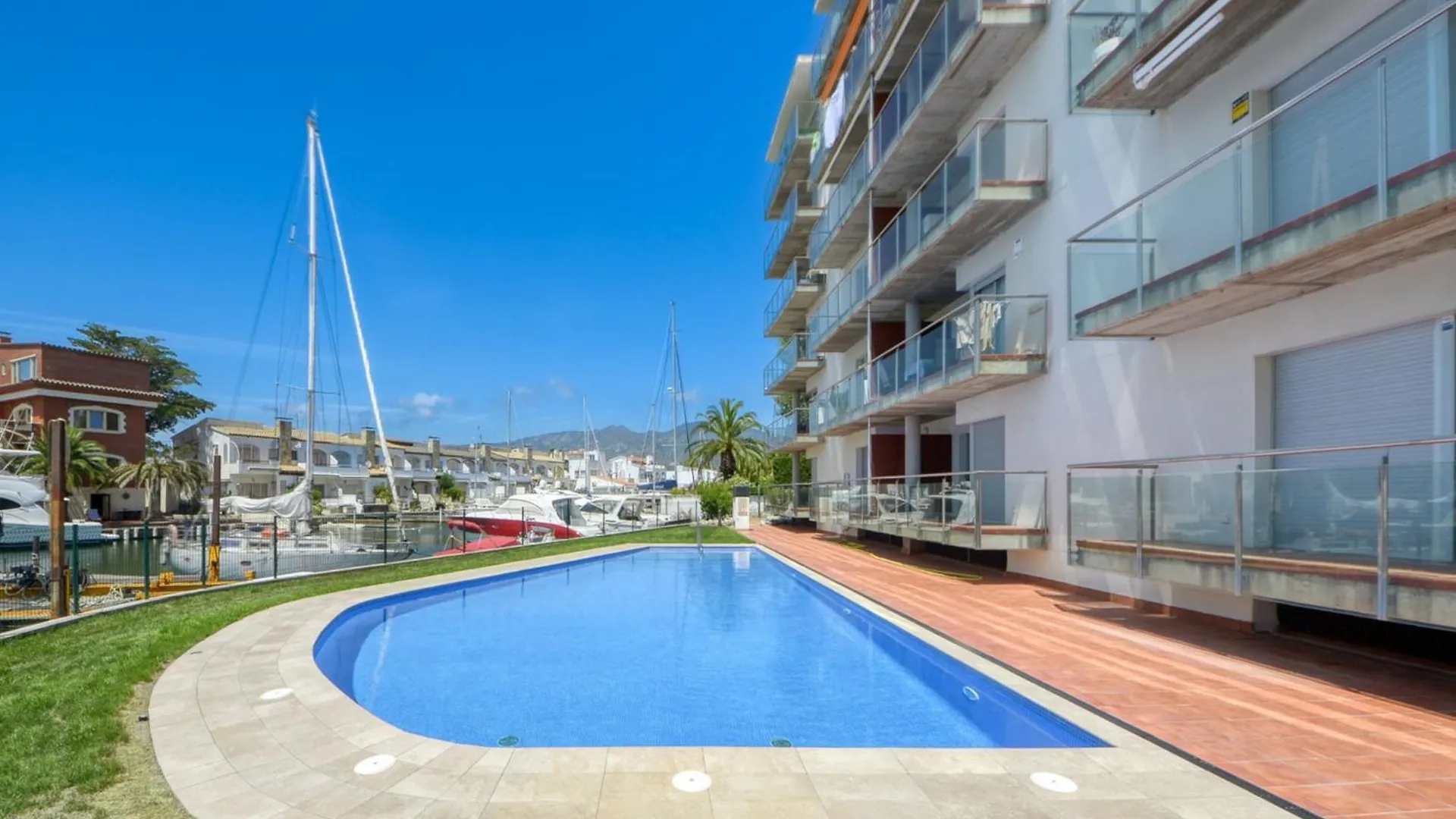 Apartment In Roses With Pool