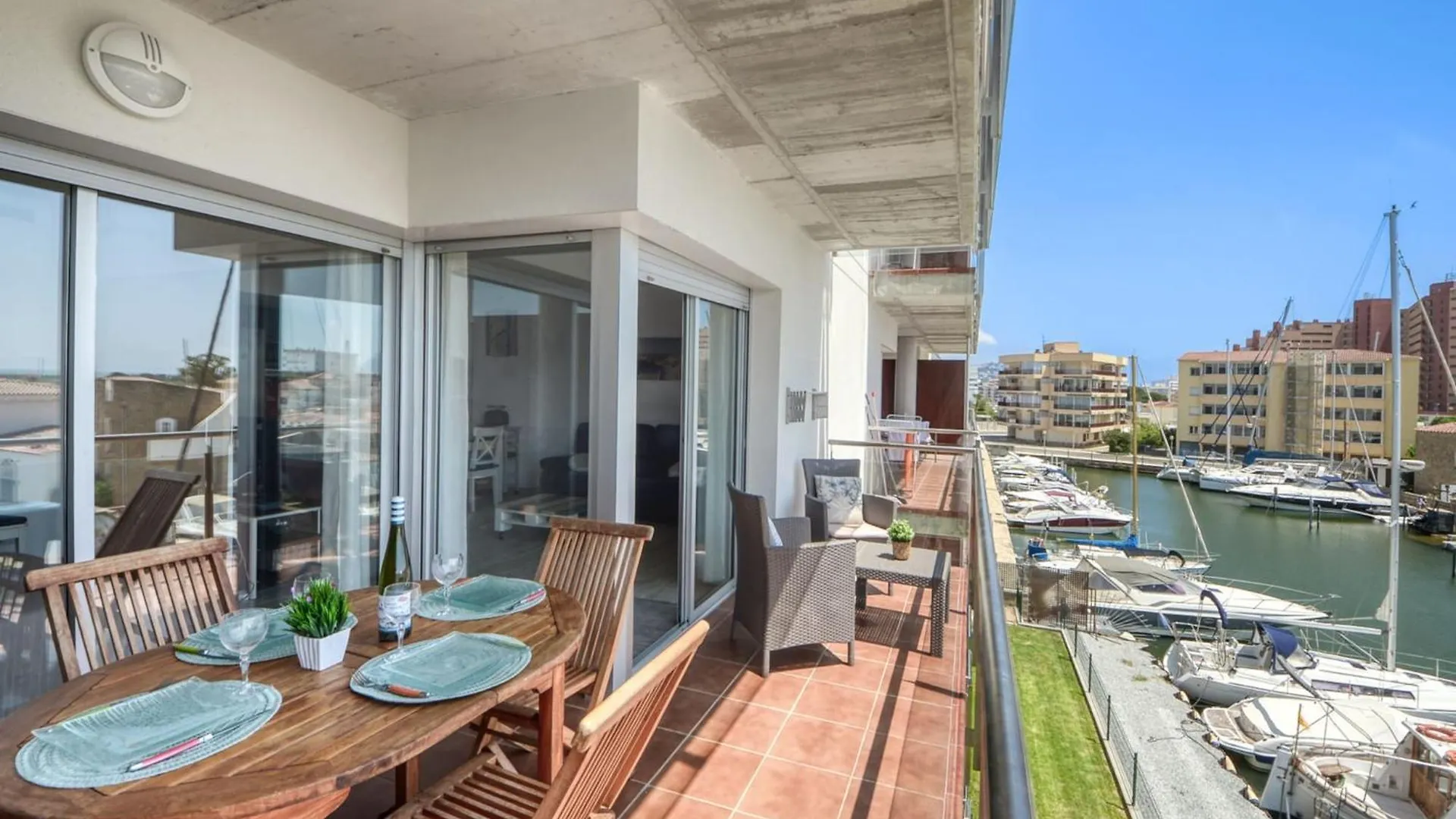 Apartment In Roses With Pool